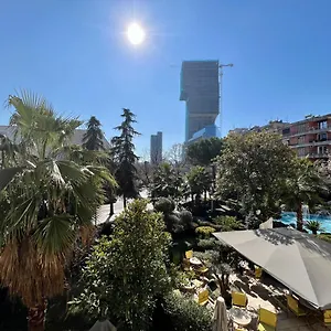 apartment-with-skanderbeg-square-view.hotels-in-tirana.com/